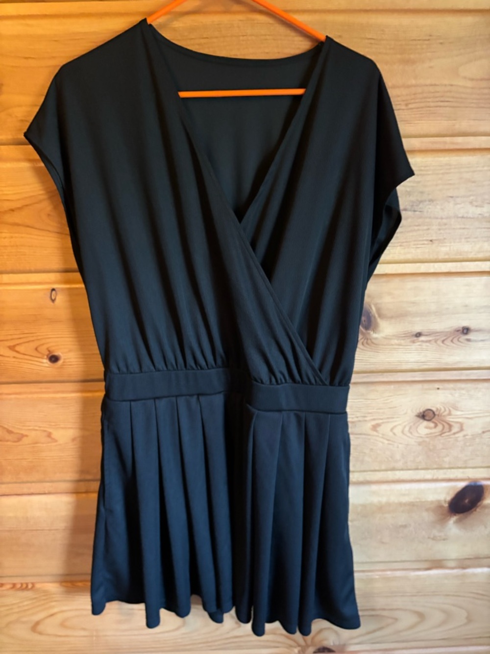 HALARA Black V-Neck Pleated Romper